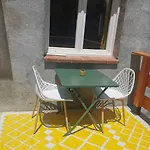 2 Ou 4 Personnes. Venaco (Corsica)
